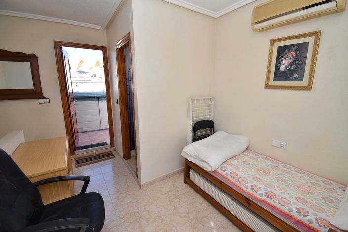 Image No.17-3 Bed Townhouse for sale
