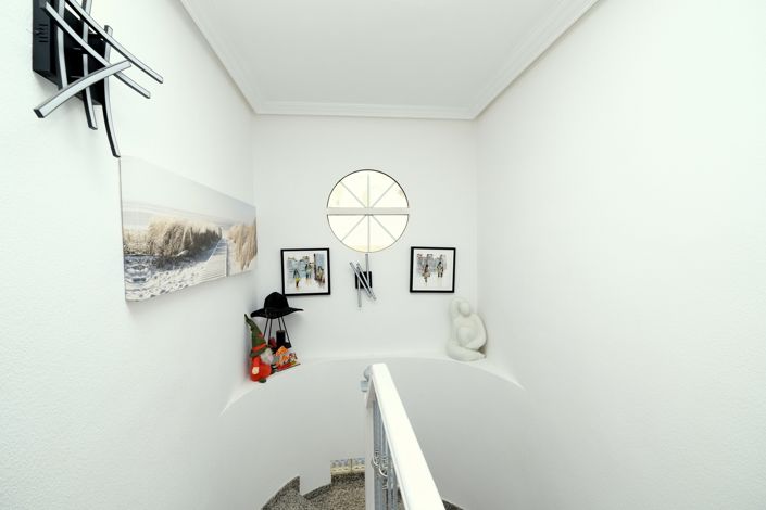 Image No.15-2 Bed Townhouse for sale