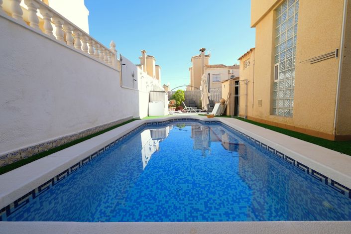 Image No.2-2 Bed Townhouse for sale