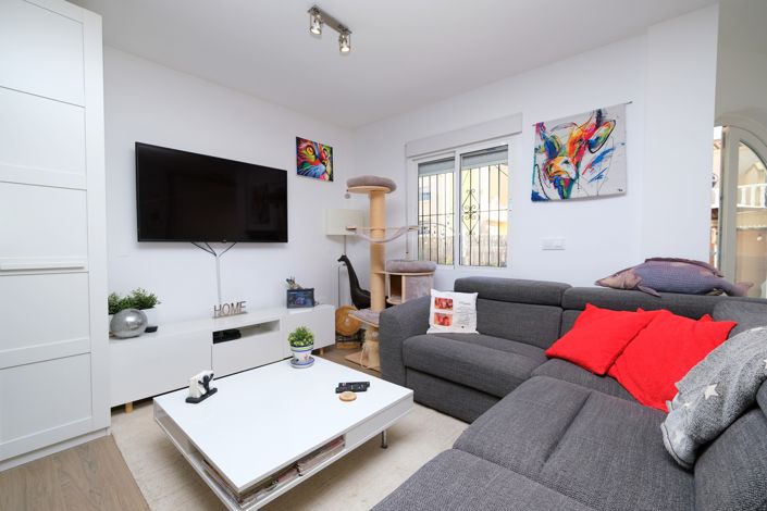 Image No.6-2 Bed Townhouse for sale