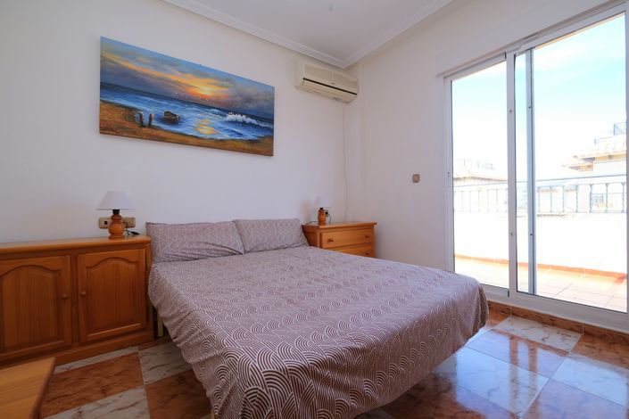 Image No.10-2 Bed Townhouse for sale