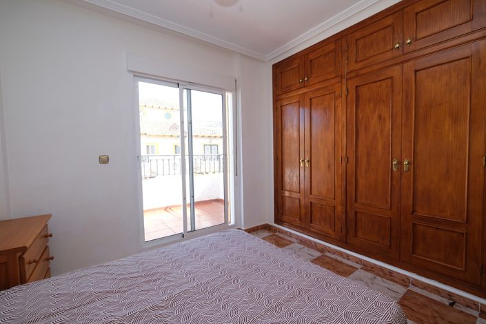 Image No.11-2 Bed Townhouse for sale
