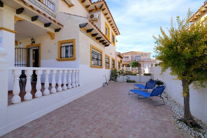 Image No.15-2 Bed Townhouse for sale