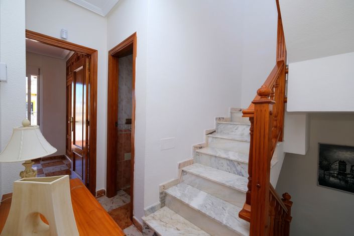 Image No.18-2 Bed Townhouse for sale