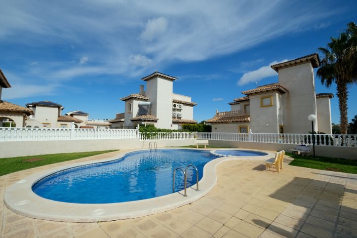 Image No.2-2 Bed Townhouse for sale