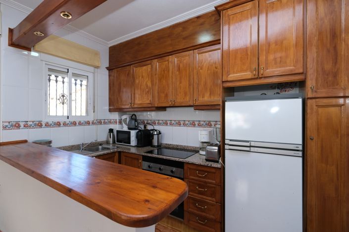 Image No.9-2 Bed Townhouse for sale