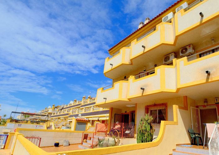 Image No.17-2 Bed Property for sale