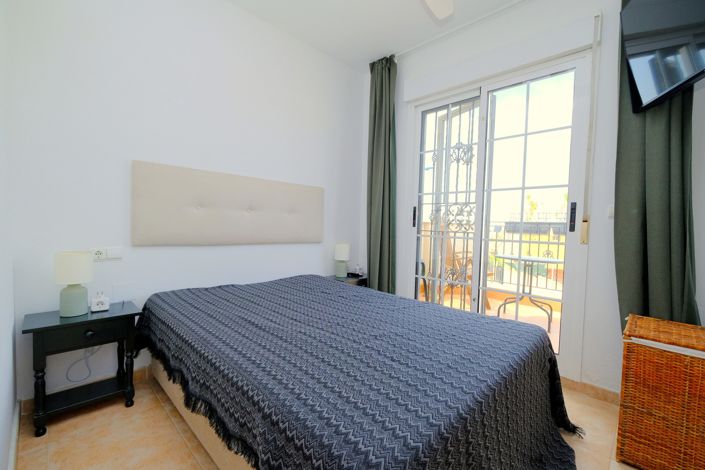 Image No.11-2 Bed Townhouse for sale