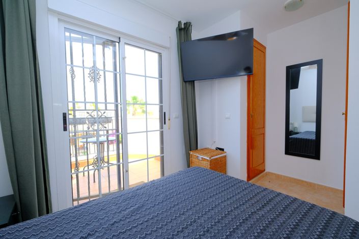 Image No.12-2 Bed Townhouse for sale