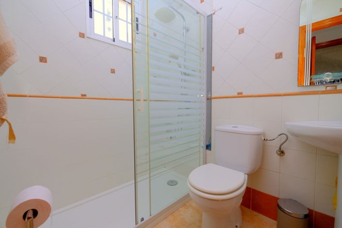 Image No.13-2 Bed Townhouse for sale