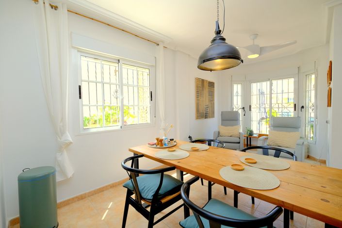 Image No.6-2 Bed Townhouse for sale