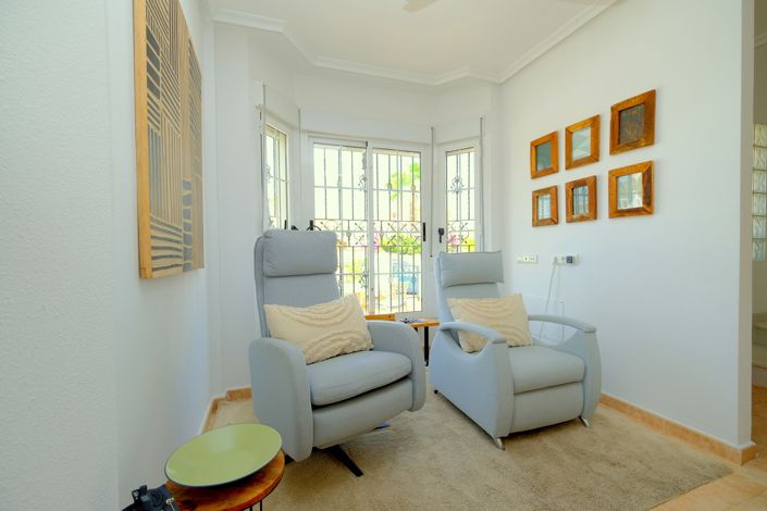 Image No.7-2 Bed Townhouse for sale
