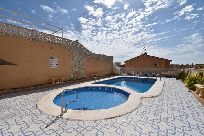Image No.24-2 Bed Property for sale