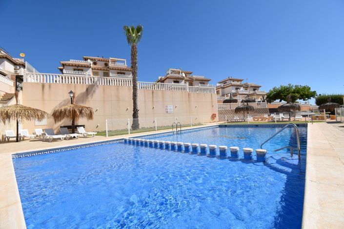 Image No.2-Casa adosada con 3 dormitorios en venta