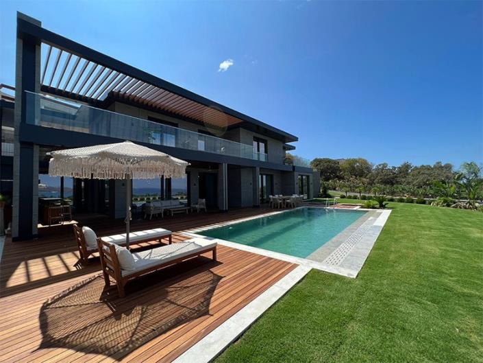 Image No.2-4 Bed Villa for sale