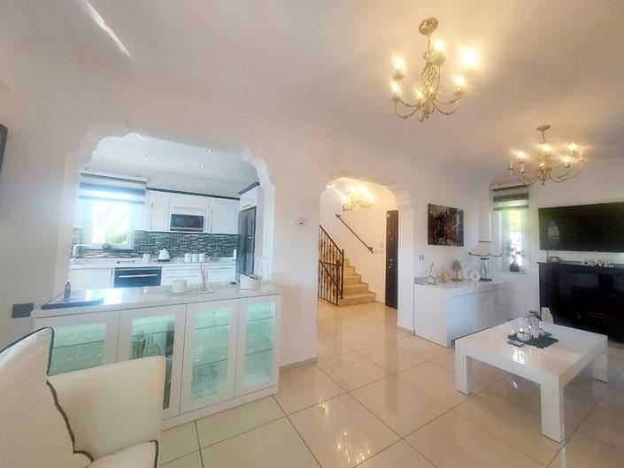 Image No.4-Villa / Independiente con 5 dormitorios en venta