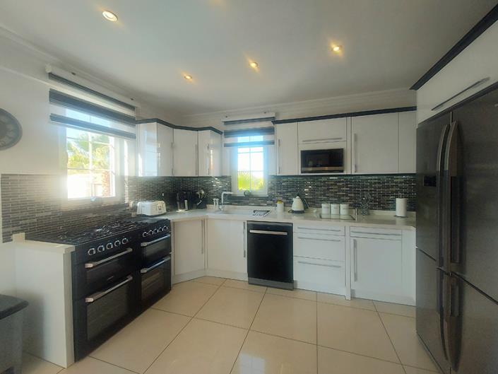 Image No.7-Villa / Independiente con 5 dormitorios en venta