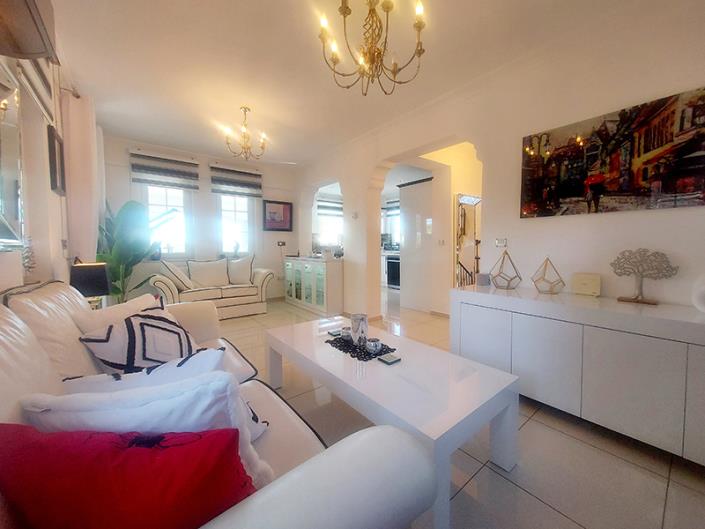 Image No.9-Villa / Independiente con 5 dormitorios en venta