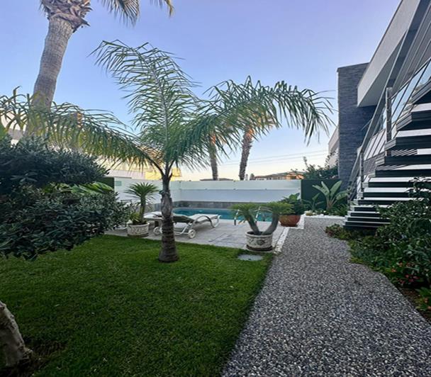 Image No.2-2 Bed Villa for sale