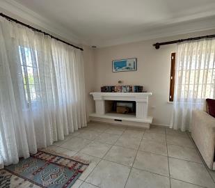 fireplace-in-lounge