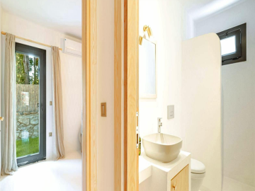 TC1937-Bathroom-2