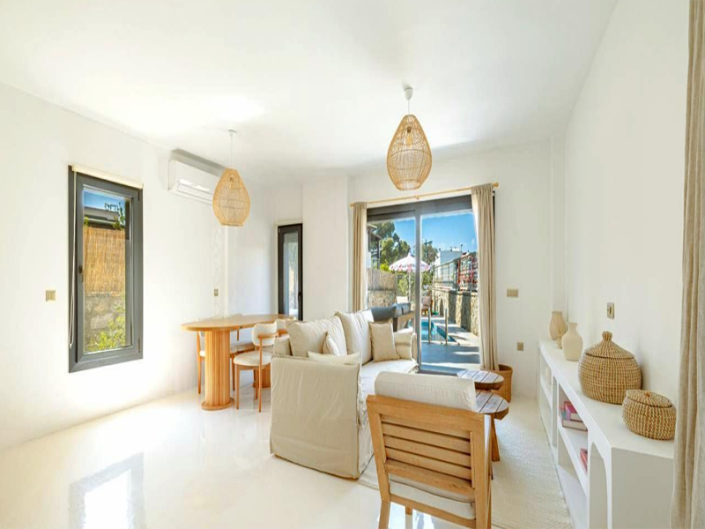 Image No.10-3 Bed Villa for sale