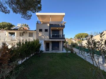 TC1941-garden-view-of-the-villa
