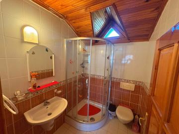 TC1943-bathroom