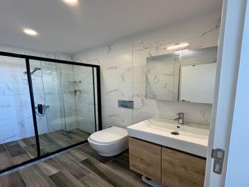 TC1946-bathroom-2