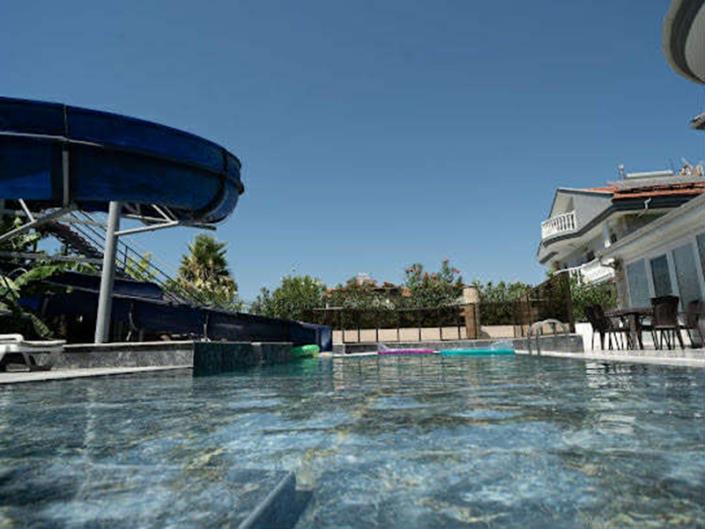 Image No.10-6 Bed Villa for sale