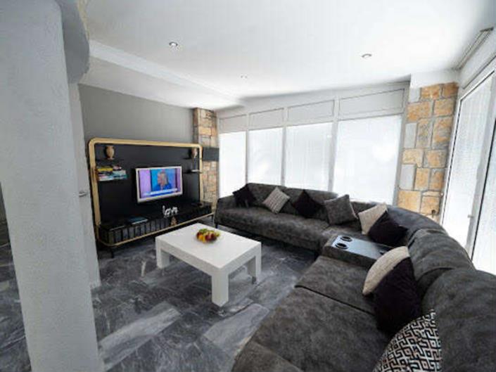 Image No.11-6 Bed Villa for sale