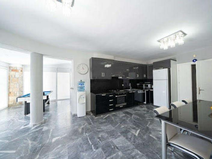 Image No.15-6 Bed Villa for sale