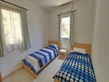 TC1951-airy-twin-bedroom