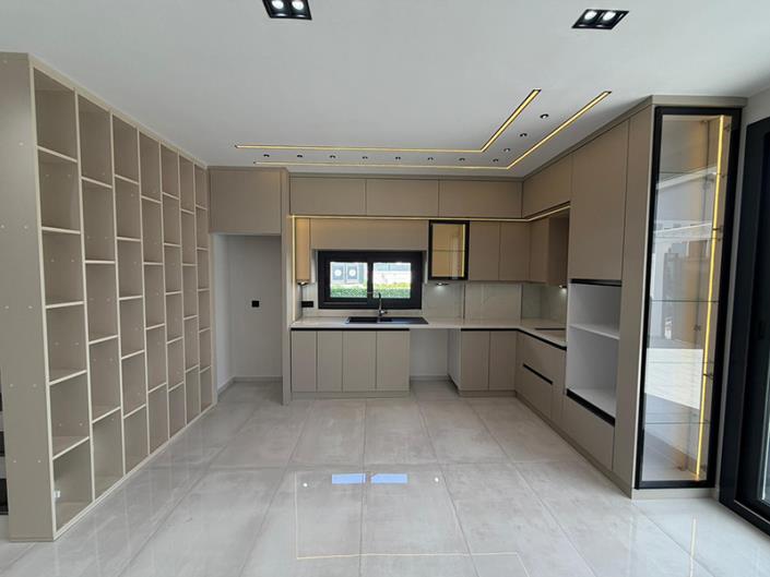 Image No.8-3 Bed Semi-Detached for sale