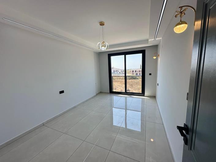 Image No.12-3 Bed Semi-Detached for sale
