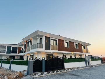 TC1964-private-villa-entrance