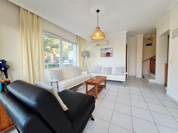 TC1969-large-living-space