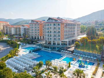 TC1970-Stunning-Ramada-complex