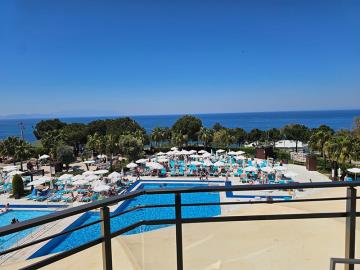 TC1989-1-sea-views