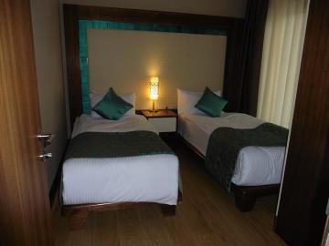 TC1989-twin-bedroom