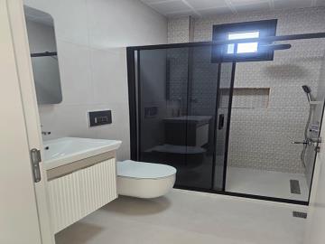TC1991-en-suite-bathroom