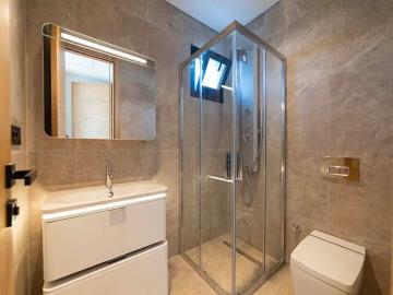 TC1996-en-suite-bathroom