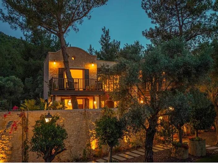 Image No.20-5 Bed Villa for sale