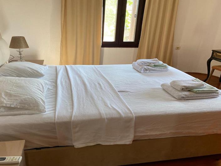 Image No.10-5 Bed Villa for sale