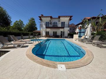 TC2002-1-prime-location-villa