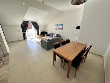 TC2012-open-plan-lounge-and-dining-areas