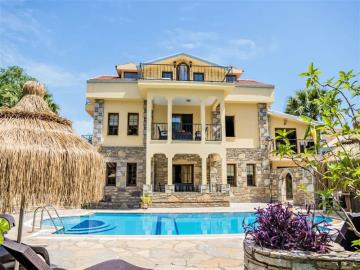 TC2023-large-villa