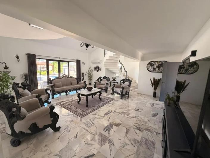 Image No.3-6 Bed Villa for sale