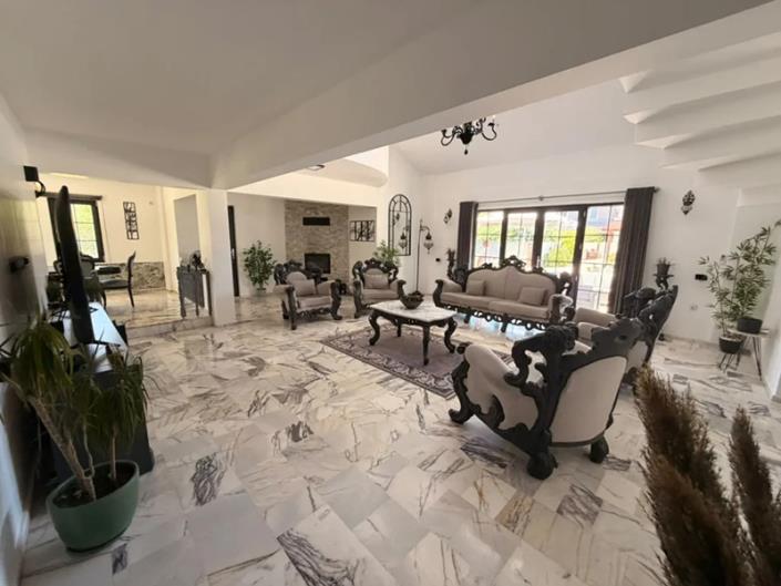 Image No.27-6 Bed Villa for sale
