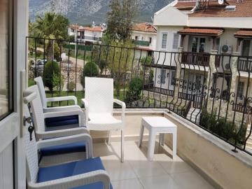 TC2029-seating-area-on-balcony